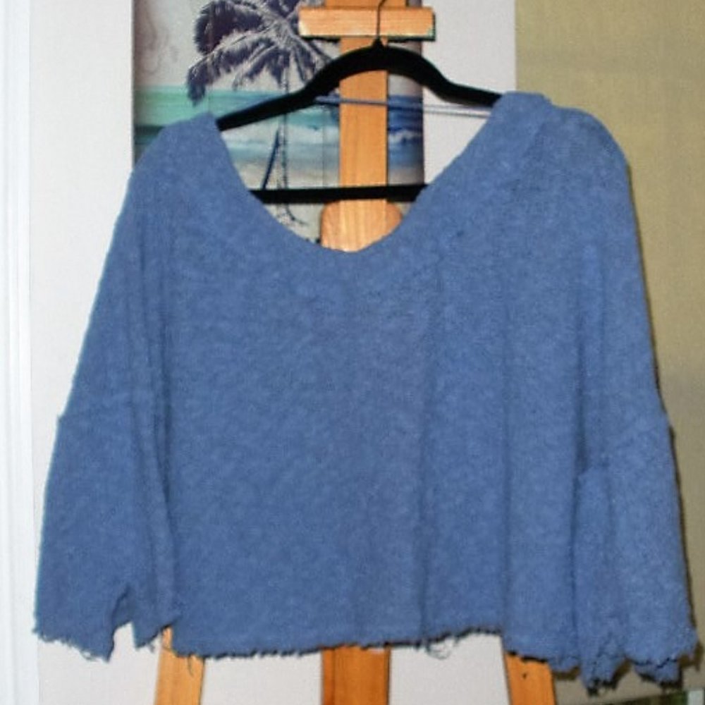 Free People bounce knit blue crop Top O/S